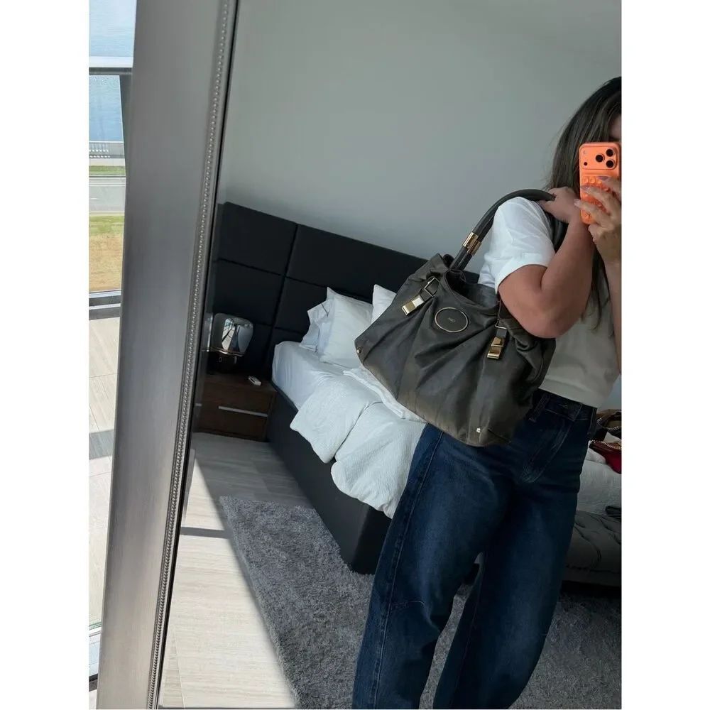 Chloe Victoria Tote in Olive Leather